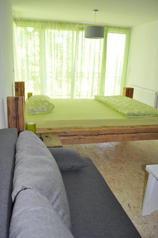 Punkrock Harbour Pension Baehr Карлсруэ Экстерьер фото