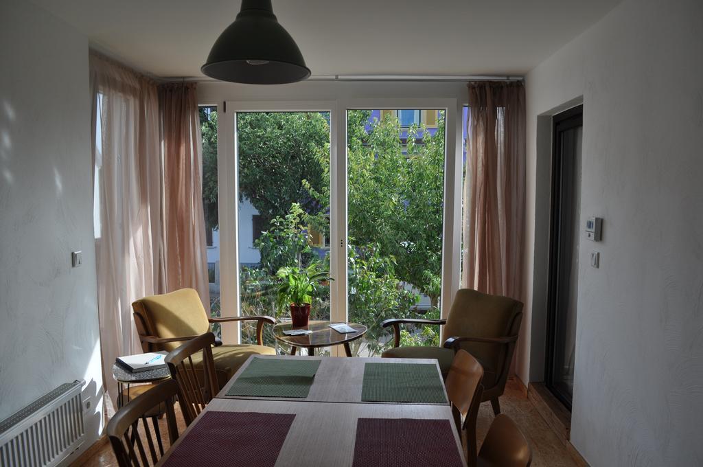 Punkrock Harbour Pension Baehr Карлсруэ Экстерьер фото